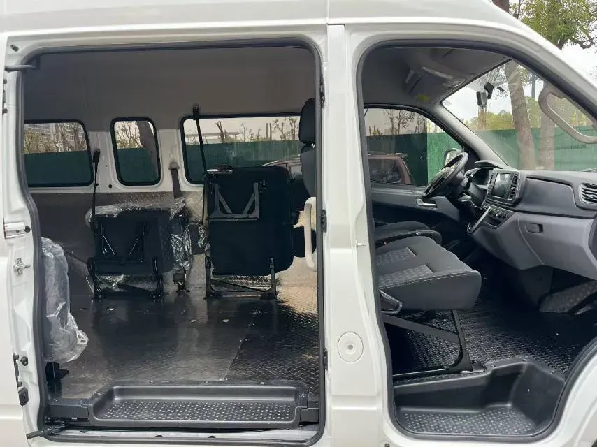 2023 MAXUS XinTu V80 2.0T 127HP L4 6MT,autocango,china used car exporter,china ev exporter,chinese used car exporter,chinese used ev exporter