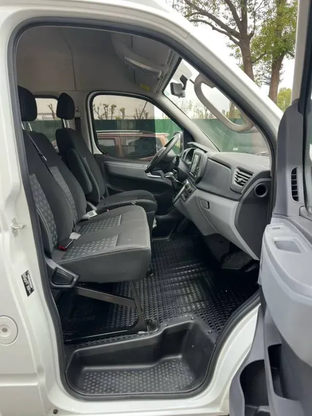 2023 MAXUS XinTu V80 2.0T 127HP L4 6MT,autocango,china used car exporter,china ev exporter,chinese used car exporter,chinese used ev exporter