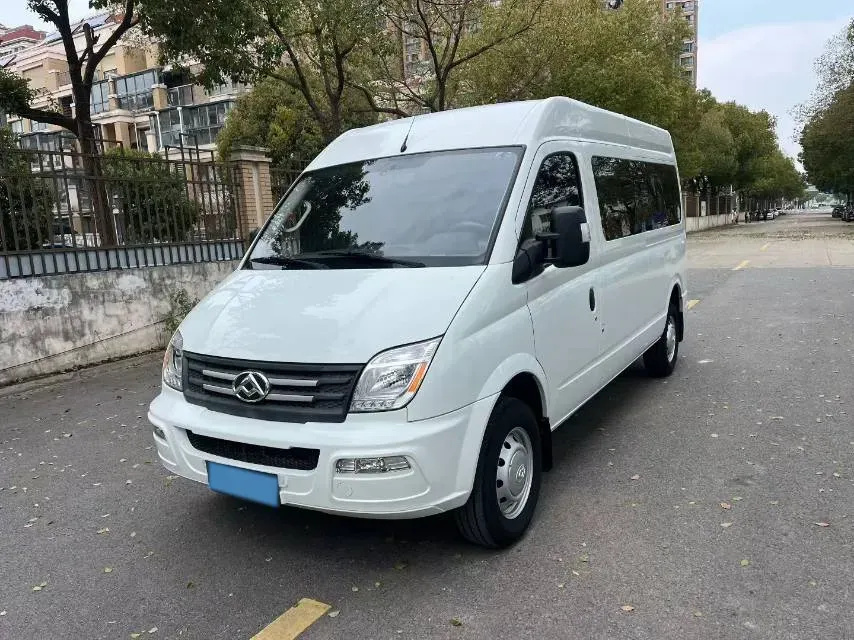 2023 MAXUS XinTu V80 2.0T 127HP L4 6MT,autocango,china used car exporter,china ev exporter,chinese used car exporter,chinese used ev exporter