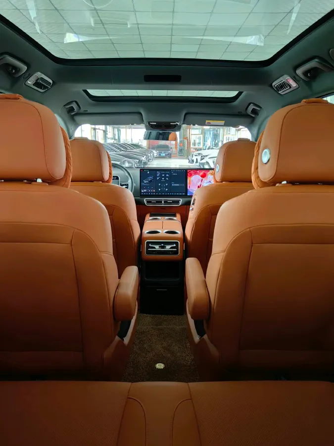 2023 Li L8 Range Extended 154HP REEV 40.9KWH,autocango,china used car exporter,china ev exporter,chinese used car exporter,chinese used ev exporter