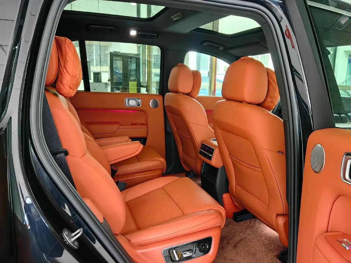 2023 Li L8 Range Extended 154HP REEV 40.9KWH,autocango,china used car exporter,china ev exporter,chinese used car exporter,chinese used ev exporter