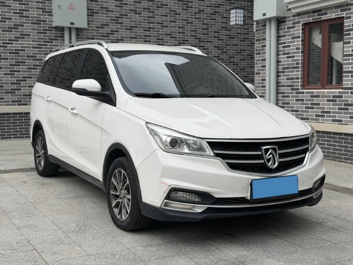 2021 BaoJun 730 1.5T 147HP L4 6MT,autocango,china used car exporter,china ev exporter,chinese used car exporter,chinese used ev exporter