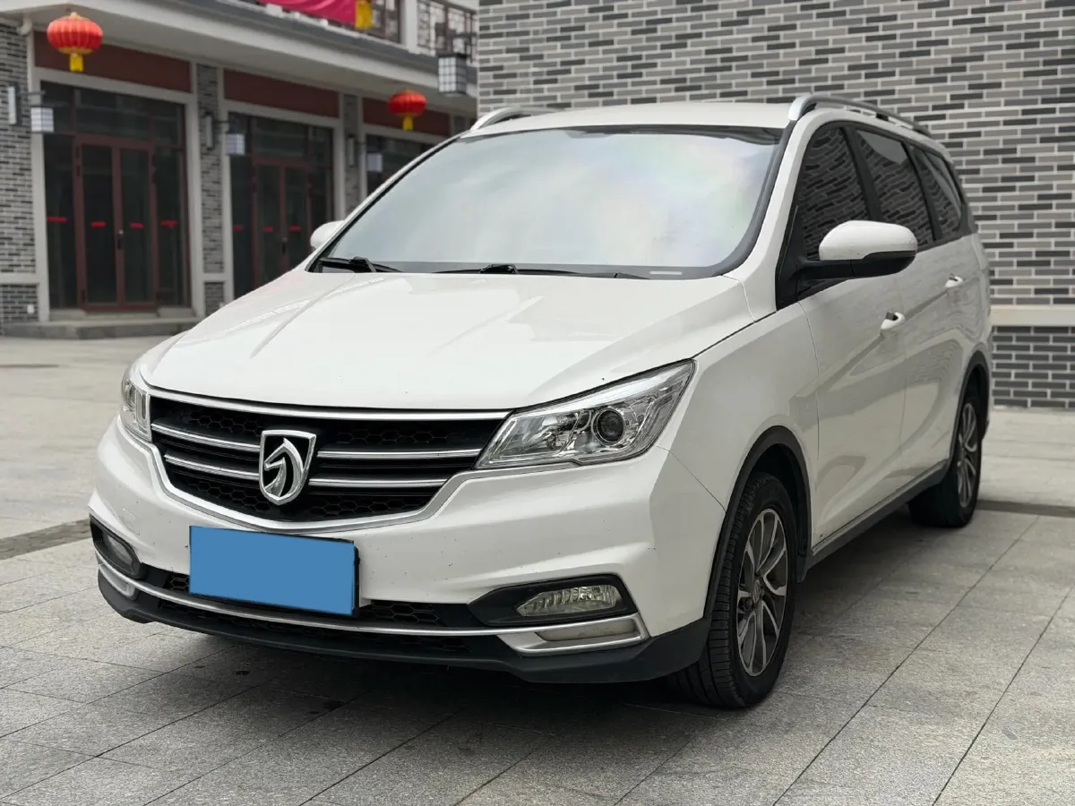 2021 BaoJun 730 1.5T 147HP L4 6MT,autocango,china used car exporter,china ev exporter,chinese used car exporter,chinese used ev exporter