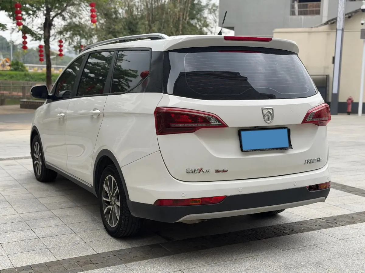 2021 BaoJun 730 1.5T 147HP L4 6MT,autocango,china used car exporter,china ev exporter,chinese used car exporter,chinese used ev exporter