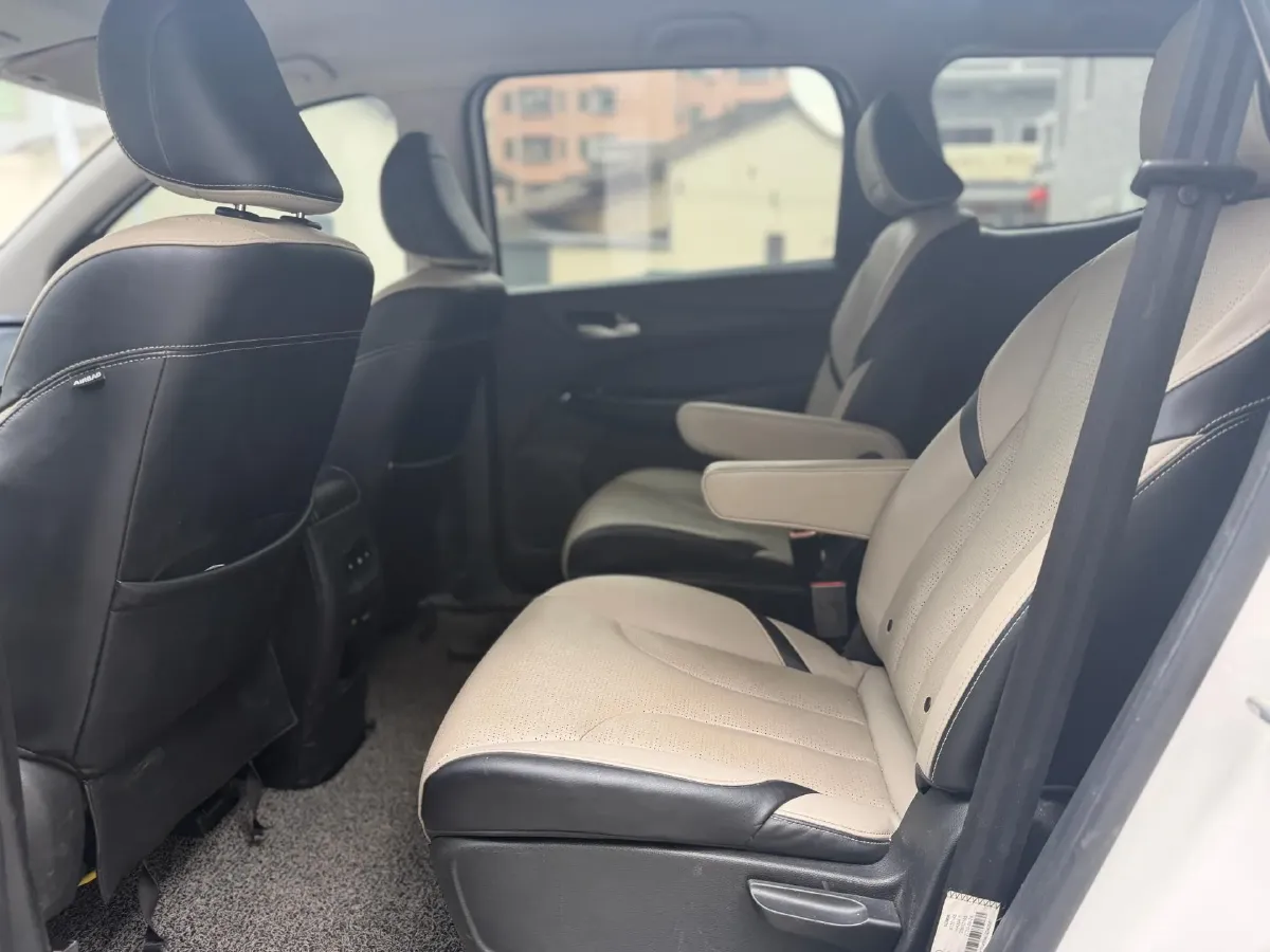 2021 BaoJun 730 1.5T 147HP L4 6MT,autocango,china used car exporter,china ev exporter,chinese used car exporter,chinese used ev exporter