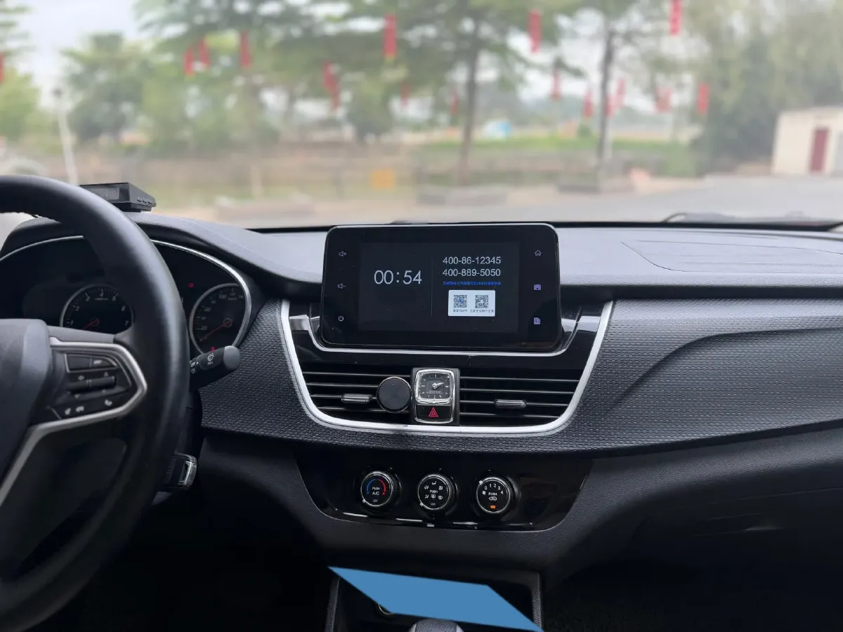 2021 BaoJun 730 1.5T 147HP L4 6MT,autocango,china used car exporter,china ev exporter,chinese used car exporter,chinese used ev exporter