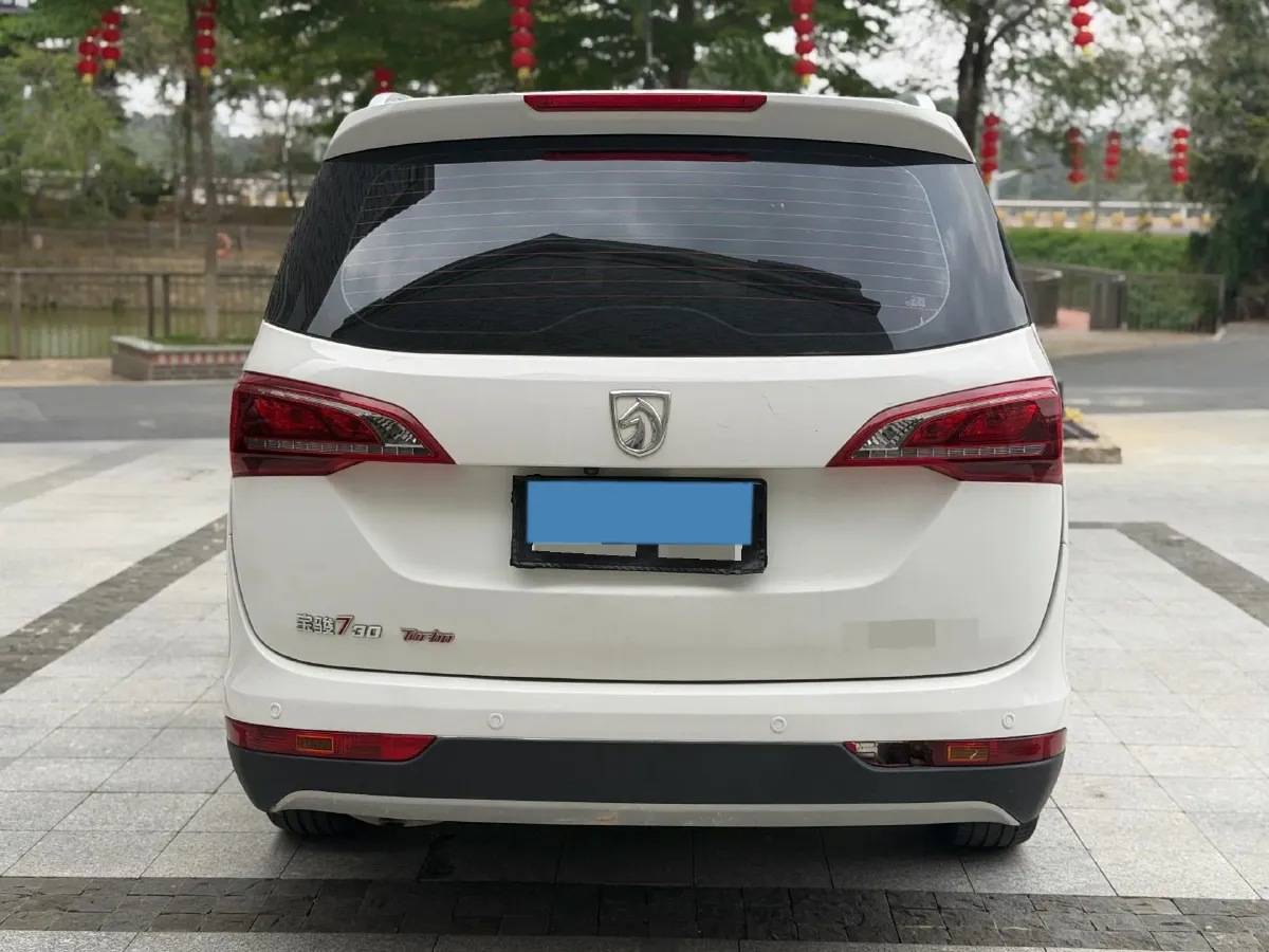 2021 BaoJun 730 1.5T 147HP L4 6MT,autocango,china used car exporter,china ev exporter,chinese used car exporter,chinese used ev exporter