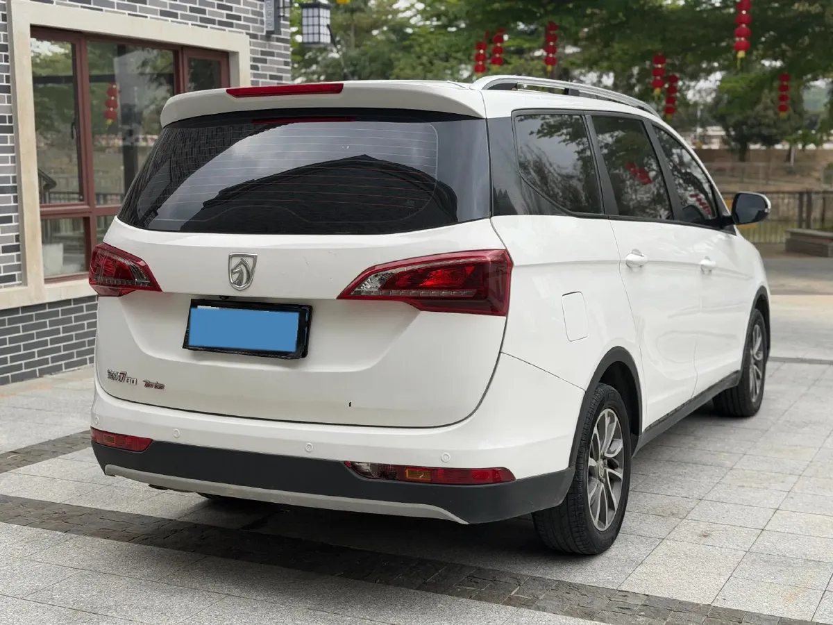 2021 BaoJun 730 1.5T 147HP L4 6MT,autocango,china used car exporter,china ev exporter,chinese used car exporter,chinese used ev exporter