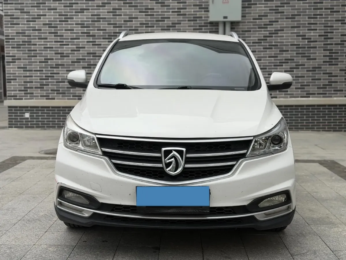 2021 BaoJun 730 1.5T 147HP L4 6MT,autocango,china used car exporter,china ev exporter,chinese used car exporter,chinese used ev exporter