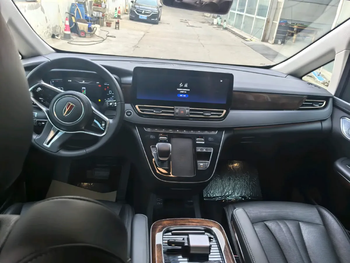 2023 HongQi HQ9 2.0T 252HP L4 8AT,autocango,china used car exporter,china ev exporter,chinese used car exporter,chinese used ev exporter