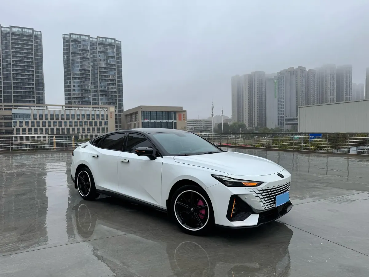 2022 ChangAn UNI-V 1.5T 188HP L4 7DCT,autocango,china used car exporter,china ev exporter,chinese used car exporter,chinese used ev exporter