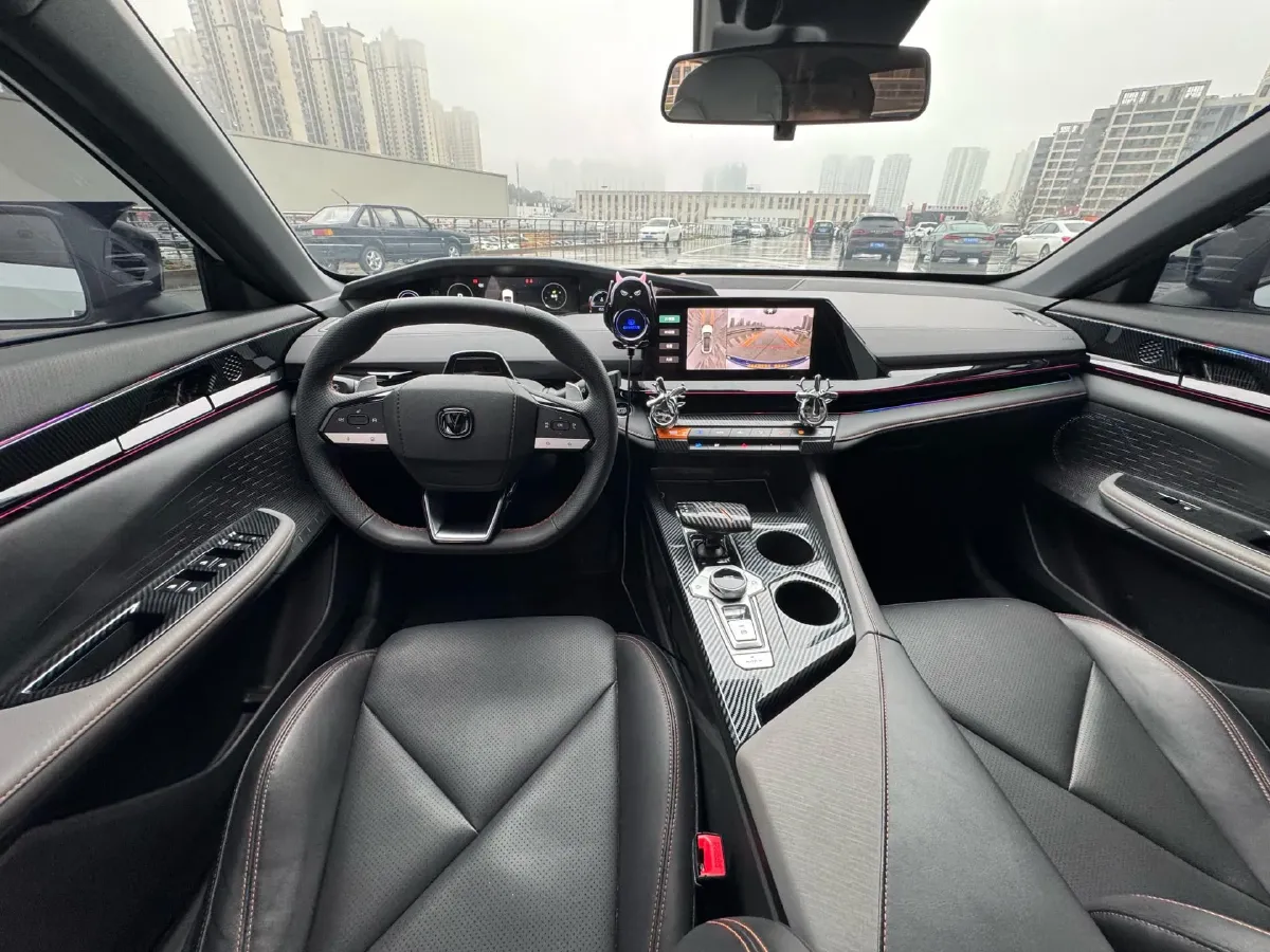 2022 ChangAn UNI-V 1.5T 188HP L4 7DCT,autocango,china used car exporter,china ev exporter,chinese used car exporter,chinese used ev exporter