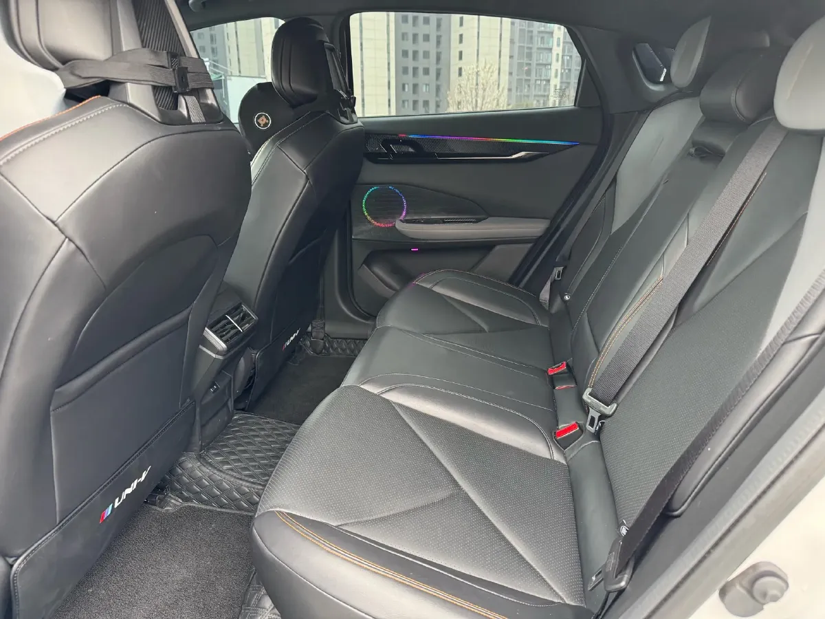 2022 ChangAn UNI-V 1.5T 188HP L4 7DCT,autocango,china used car exporter,china ev exporter,chinese used car exporter,chinese used ev exporter