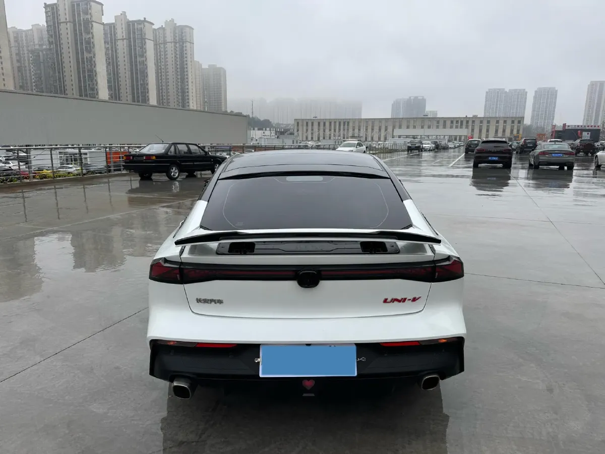 2022 ChangAn UNI-V 1.5T 188HP L4 7DCT,autocango,china used car exporter,china ev exporter,chinese used car exporter,chinese used ev exporter