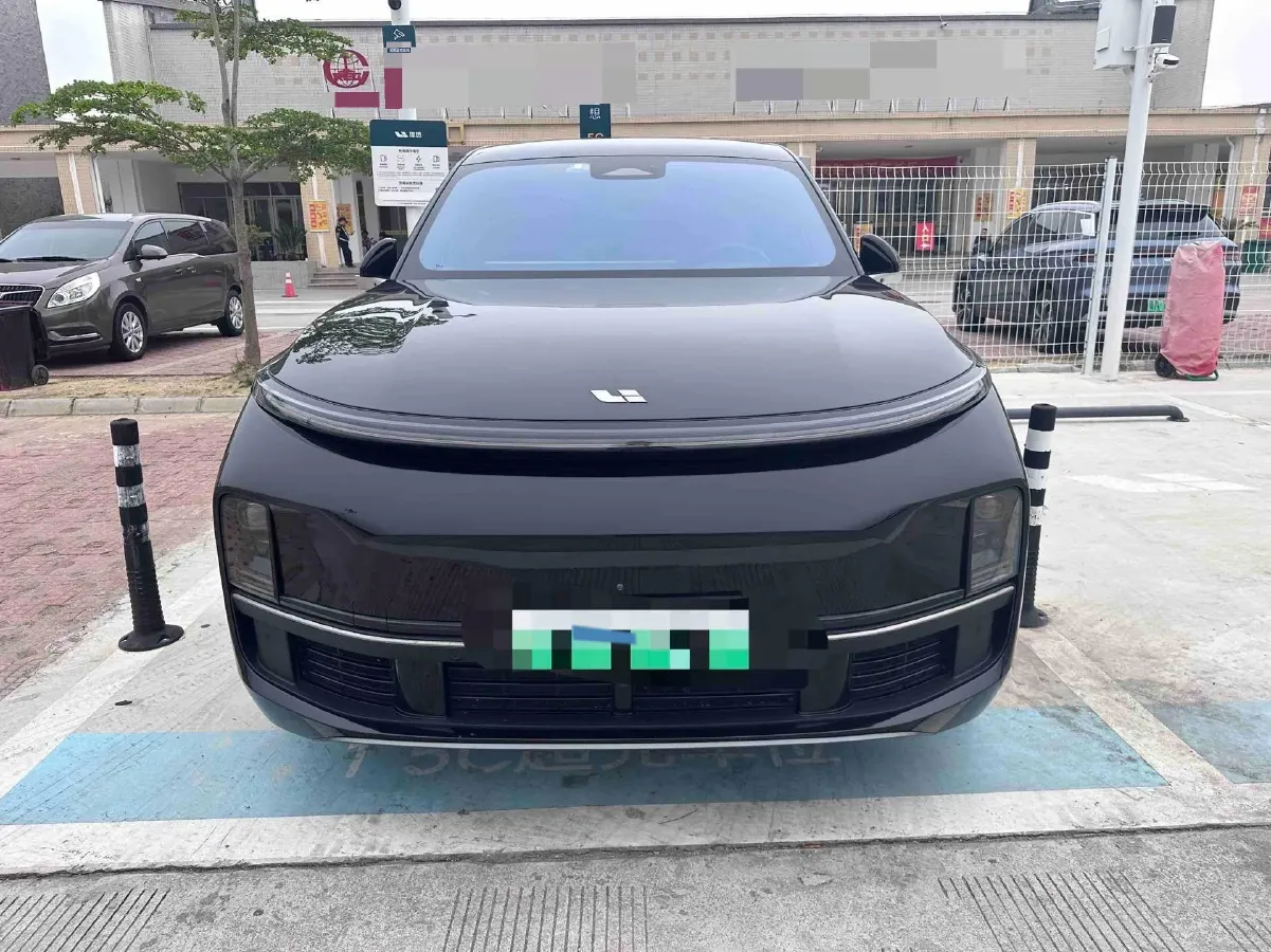 2023 Li L8 Range Extended 154HP REEV 40.9KWH,autocango,china used car exporter,china ev exporter,chinese used car exporter,chinese used ev exporter