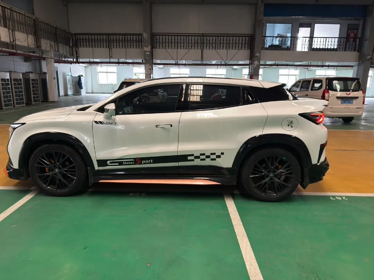 2023 ChangAn UNI-T 1.5T 188HP L4 7DCT,autocango,china used car exporter,china ev exporter,chinese used car exporter,chinese used ev exporter