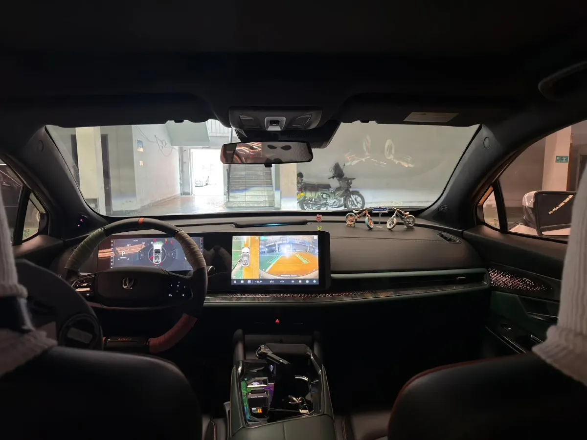 2023 ChangAn UNI-T 1.5T 188HP L4 7DCT,autocango,china used car exporter,china ev exporter,chinese used car exporter,chinese used ev exporter