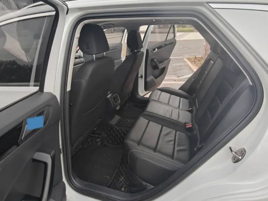 2021 Volkswagen T-Roc 1.4T 150HP L4 7DCT,autocango,china used car exporter,china ev exporter,chinese used car exporter,chinese used ev exporter