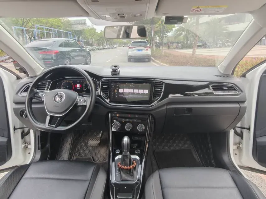 2021 Volkswagen T-Roc 1.4T 150HP L4 7DCT,autocango,china used car exporter,china ev exporter,chinese used car exporter,chinese used ev exporter