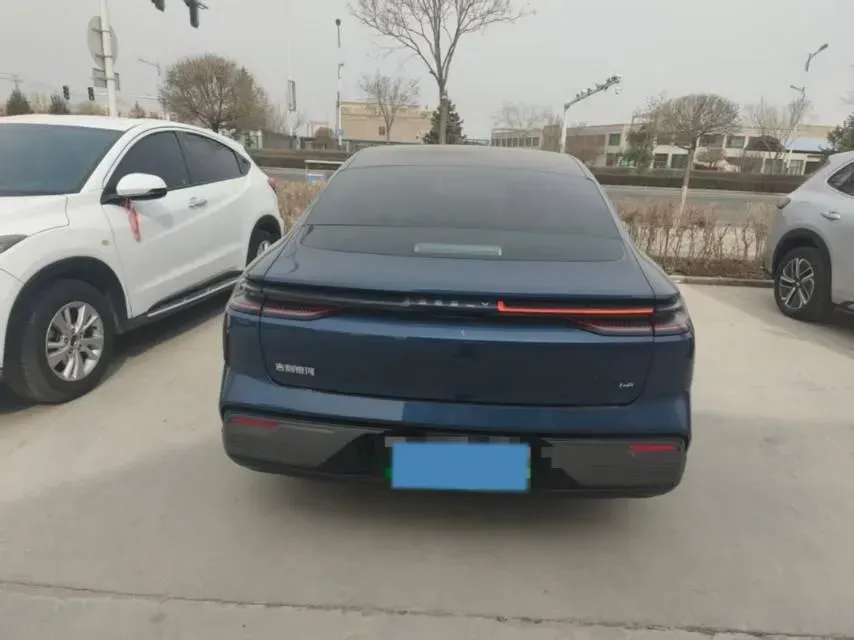 2025 Geely Galaxy Starshine 8 1.5T 163HP L4 3DHT PHEV 27.69KWH,autocango,china used car exporter,china ev exporter,chinese used car exporter,chinese used ev exporter