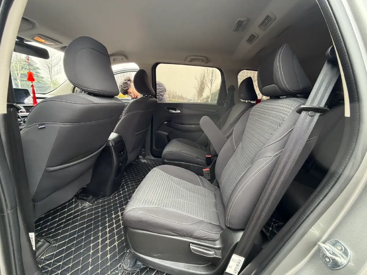 2019 BaoJun 730 1.5L 112HP L4 6MT,autocango,china used car exporter,china ev exporter,chinese used car exporter,chinese used ev exporter