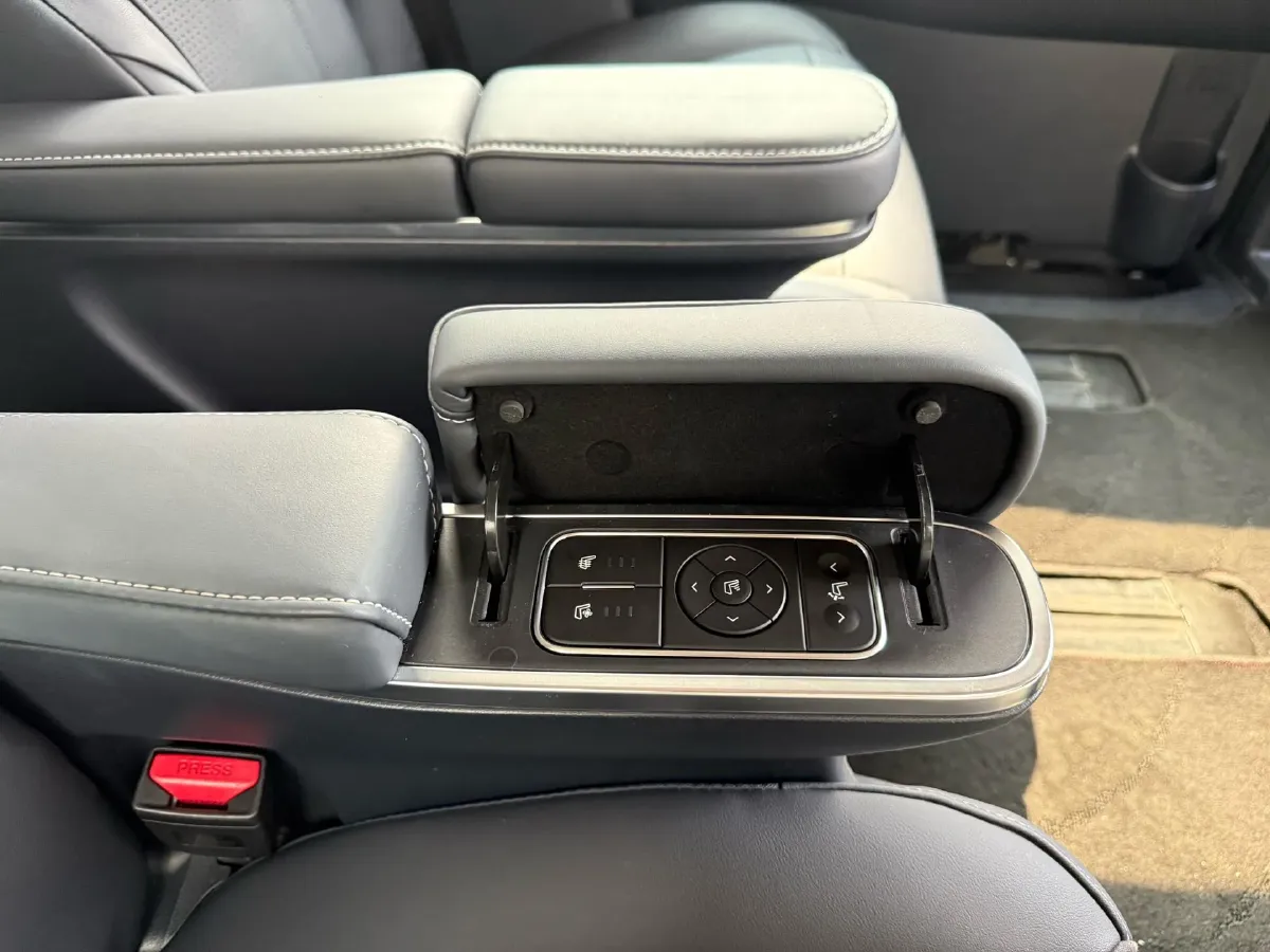 2023 GAC Trumpchi M8 2.0T 252HP L4 8AT,autocango,china used car exporter,china ev exporter,chinese used car exporter,chinese used ev exporter