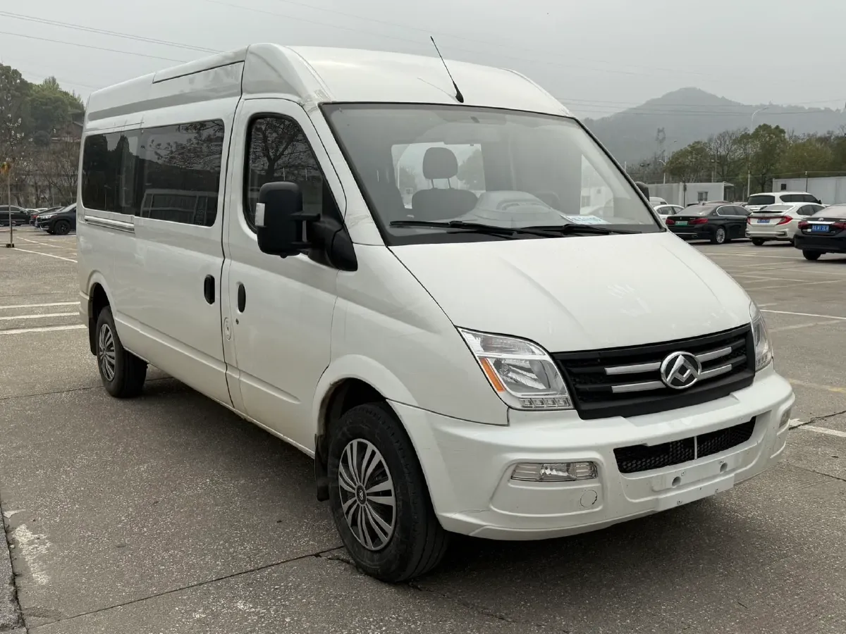 2020 MAXUS XinTu V80 2.5T 136HP L4 6MT,autocango,china used car exporter,china ev exporter,chinese used car exporter,chinese used ev exporter