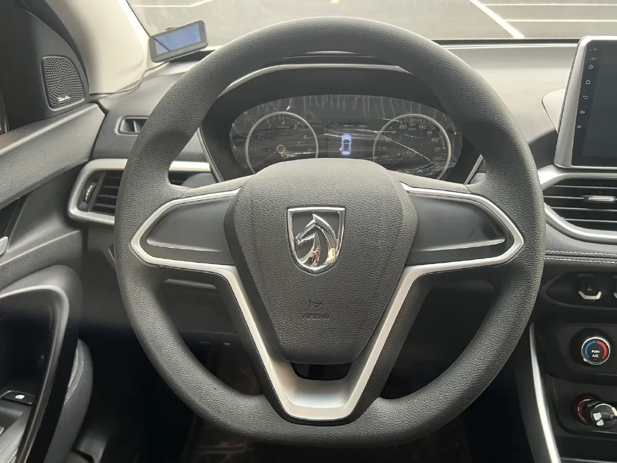 2018 BaoJun 530 1.5T 150HP L4 6MT,autocango,china used car exporter,china ev exporter,chinese used car exporter,chinese used ev exporter