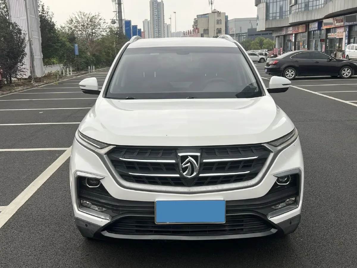 2018 BaoJun 530 1.5T 150HP L4 6MT,autocango,china used car exporter,china ev exporter,chinese used car exporter,chinese used ev exporter