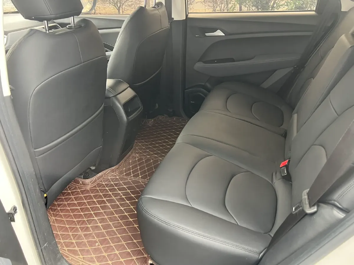 2018 BaoJun 530 1.5T 150HP L4 6MT,autocango,china used car exporter,china ev exporter,chinese used car exporter,chinese used ev exporter