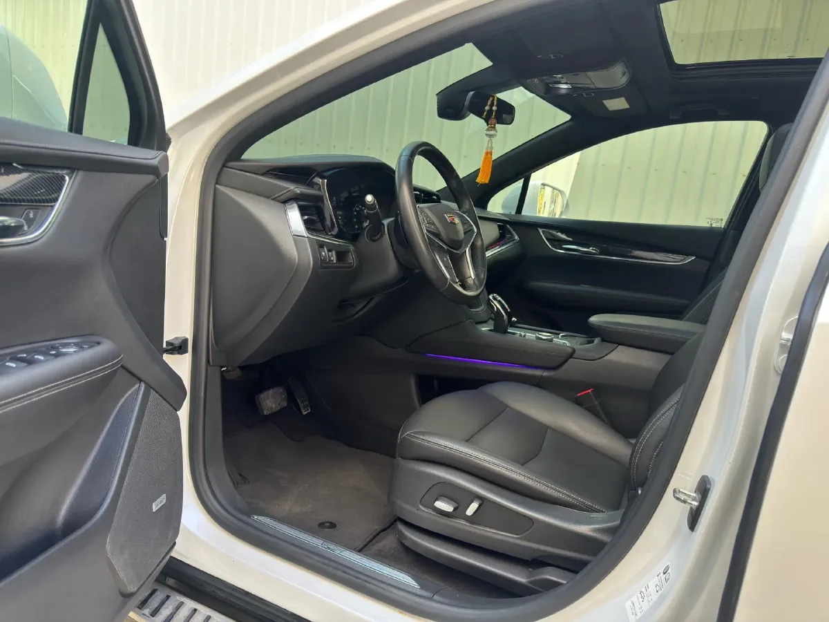 2021 Cadillac XT5 2.0T 237HP L4 9AT,autocango,china used car exporter,china ev exporter,chinese used car exporter,chinese used ev exporter