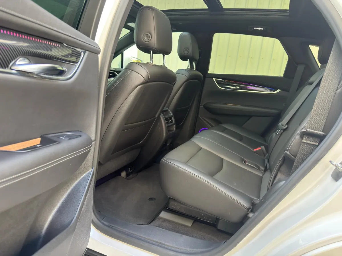 2021 Cadillac XT5 2.0T 237HP L4 9AT,autocango,china used car exporter,china ev exporter,chinese used car exporter,chinese used ev exporter