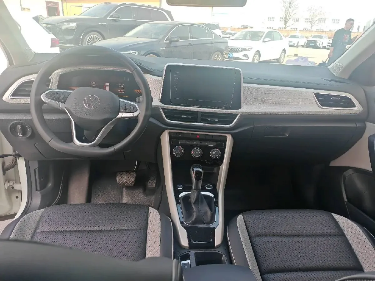 2023 Volkswagen T-Roc 1.4T 150HP L4 7DCT,autocango,china used car exporter,china ev exporter,chinese used car exporter,chinese used ev exporter
