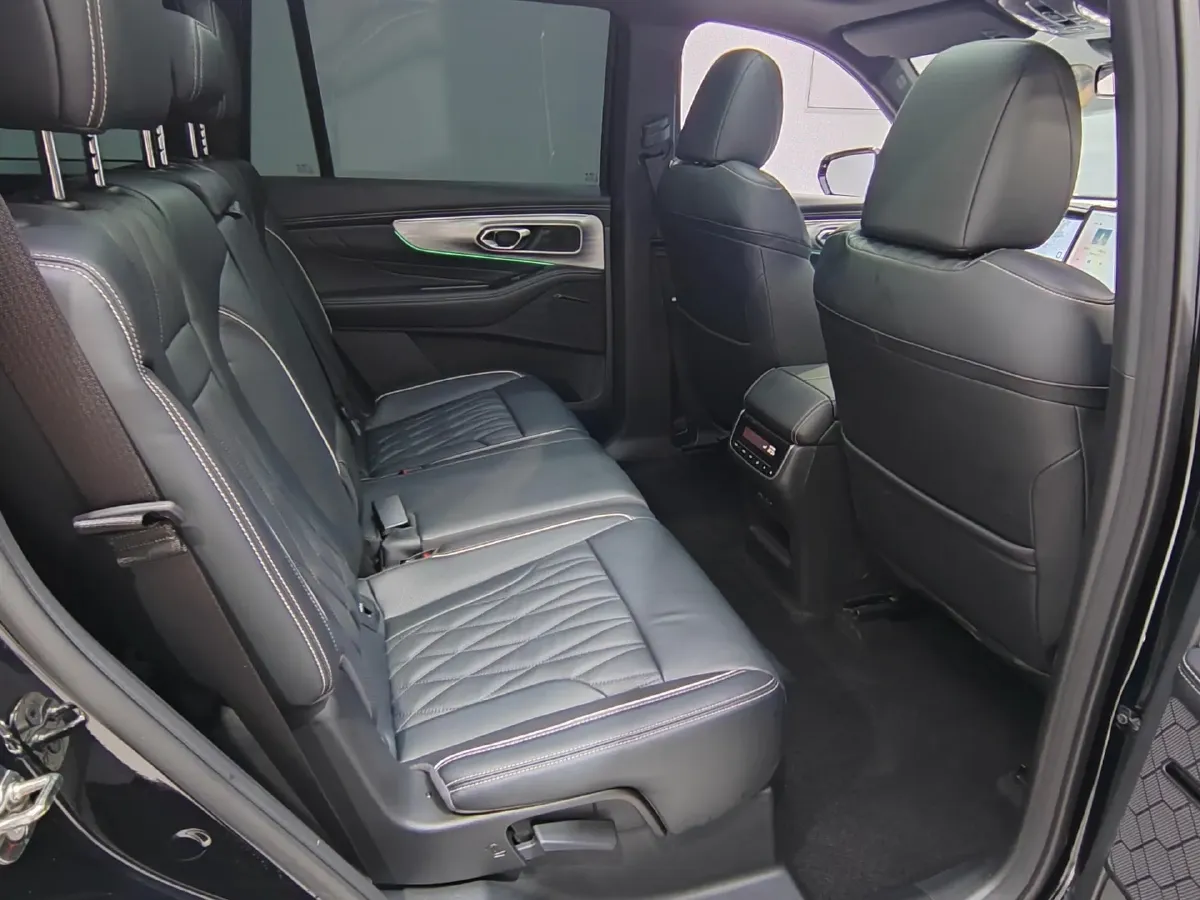 2022 GAC Trumpchi GS8 2.0T 252HP L4 8AT,autocango,china used car exporter,china ev exporter,chinese used car exporter,chinese used ev exporter