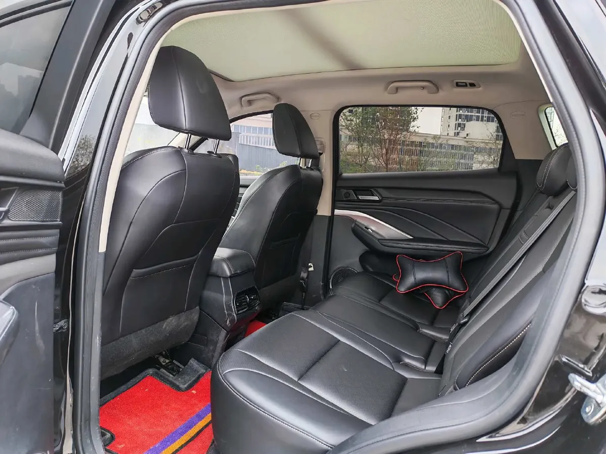 2021 WEY VV6 2.0T 227HP L4 7DCT,autocango,china used car exporter,china ev exporter,chinese used car exporter,chinese used ev exporter