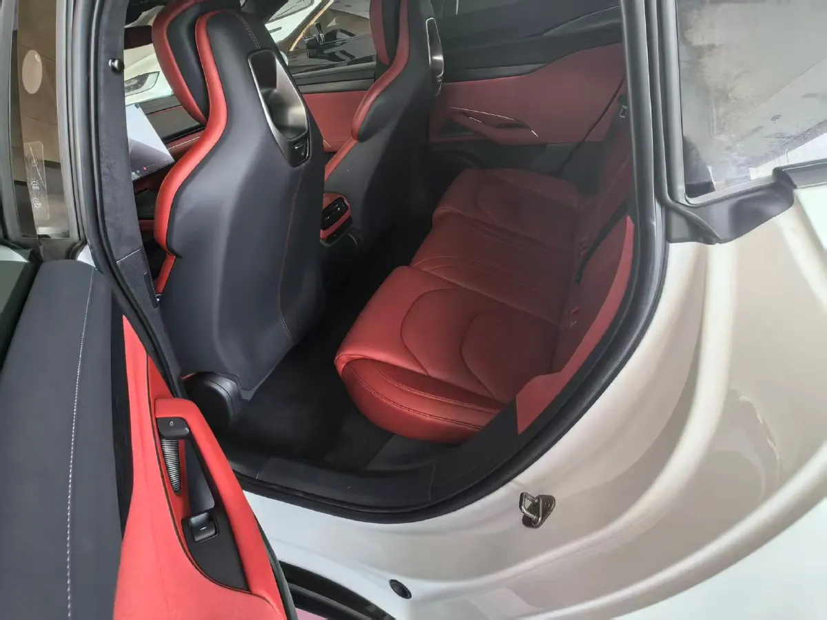 2024 MI SU7 BEV 101KWH,autocango,china used car exporter,china ev exporter,chinese used car exporter,chinese used ev exporter