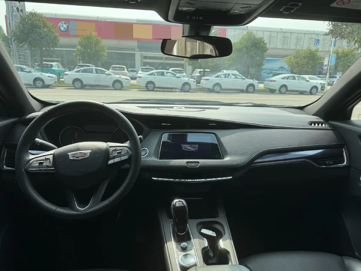 2022 Cadillac XT4 2.0T 237HP L4 9AT,autocango,china used car exporter,china ev exporter,chinese used car exporter,chinese used ev exporter