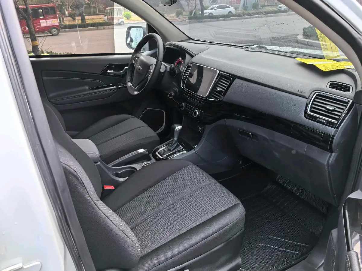 2020 Isuzu LingTuo 2.5T 150HP L4 6AT,autocango,china used car exporter,china ev exporter,chinese used car exporter,chinese used ev exporter