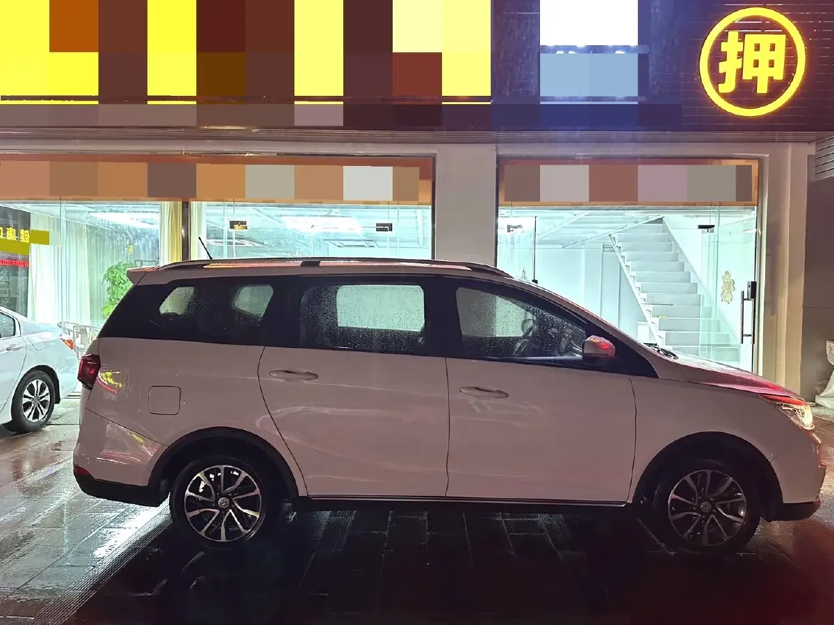 2019 BaoJun 730 1.5L 105HP L4 6MT,autocango,china used car exporter,china ev exporter,chinese used car exporter,chinese used ev exporter