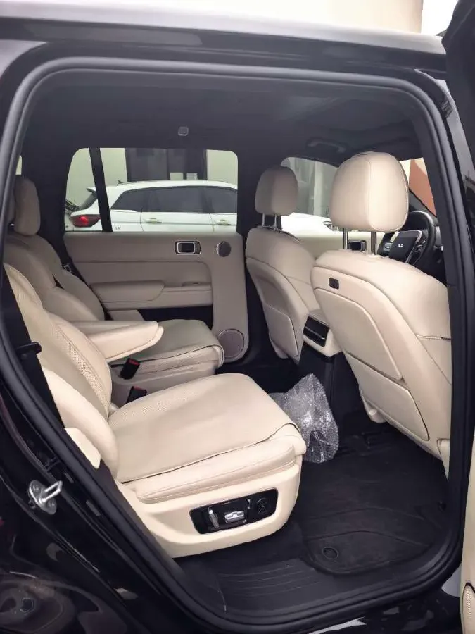 2023 Li L9 Range Extended 154HP REEV 42.6KWH,autocango,china used car exporter,china ev exporter,chinese used car exporter,chinese used ev exporter