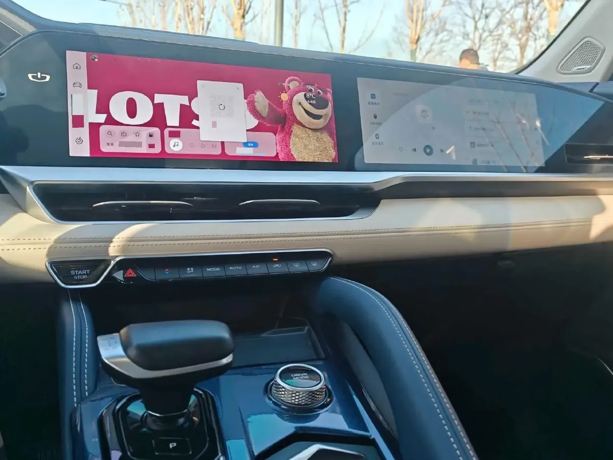 2024 Geely Monjaro 1.5T 163HP L4 3DHT Hybrid,autocango,china used car exporter,china ev exporter,chinese used car exporter,chinese used ev exporter