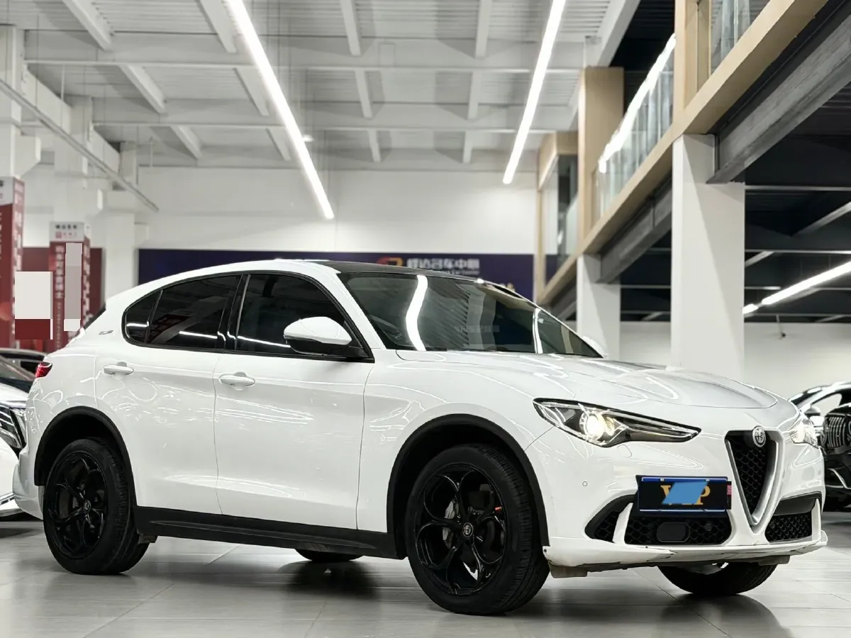 2017 Jaguar XE 2.0T 240HP L4 8AT,autocango,china used car exporter,china ev exporter,chinese used car exporter,chinese used ev exporter