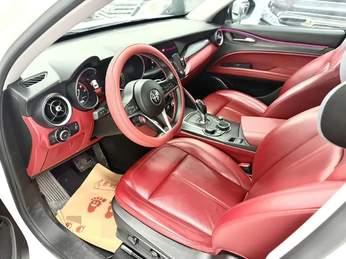 2017 Jaguar XE 2.0T 240HP L4 8AT,autocango,china used car exporter,china ev exporter,chinese used car exporter,chinese used ev exporter