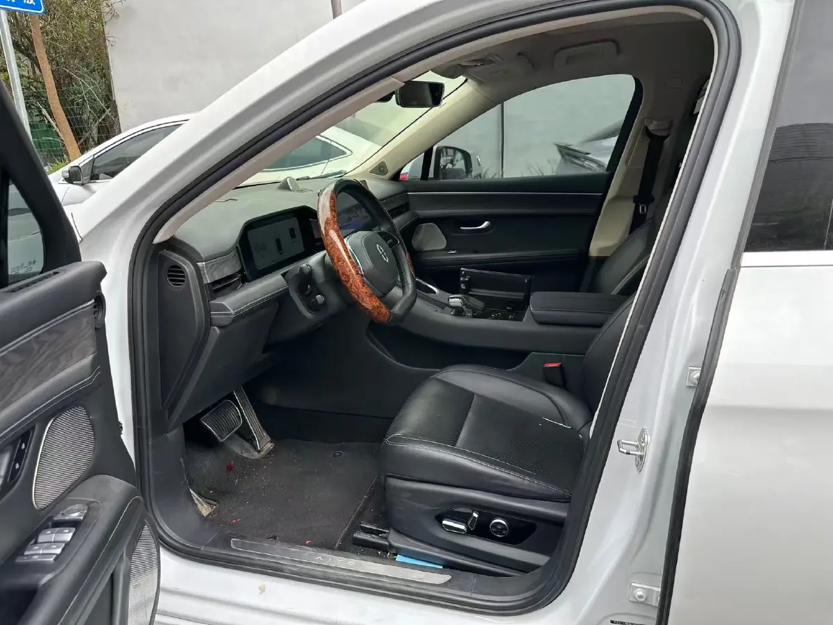 2022 Isuzu Mu-X 2.0T 220HP L4 8AT,autocango,china used car exporter,china ev exporter,chinese used car exporter,chinese used ev exporter