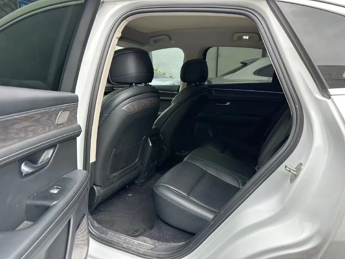 2022 Isuzu Mu-X 2.0T 220HP L4 8AT,autocango,china used car exporter,china ev exporter,chinese used car exporter,chinese used ev exporter