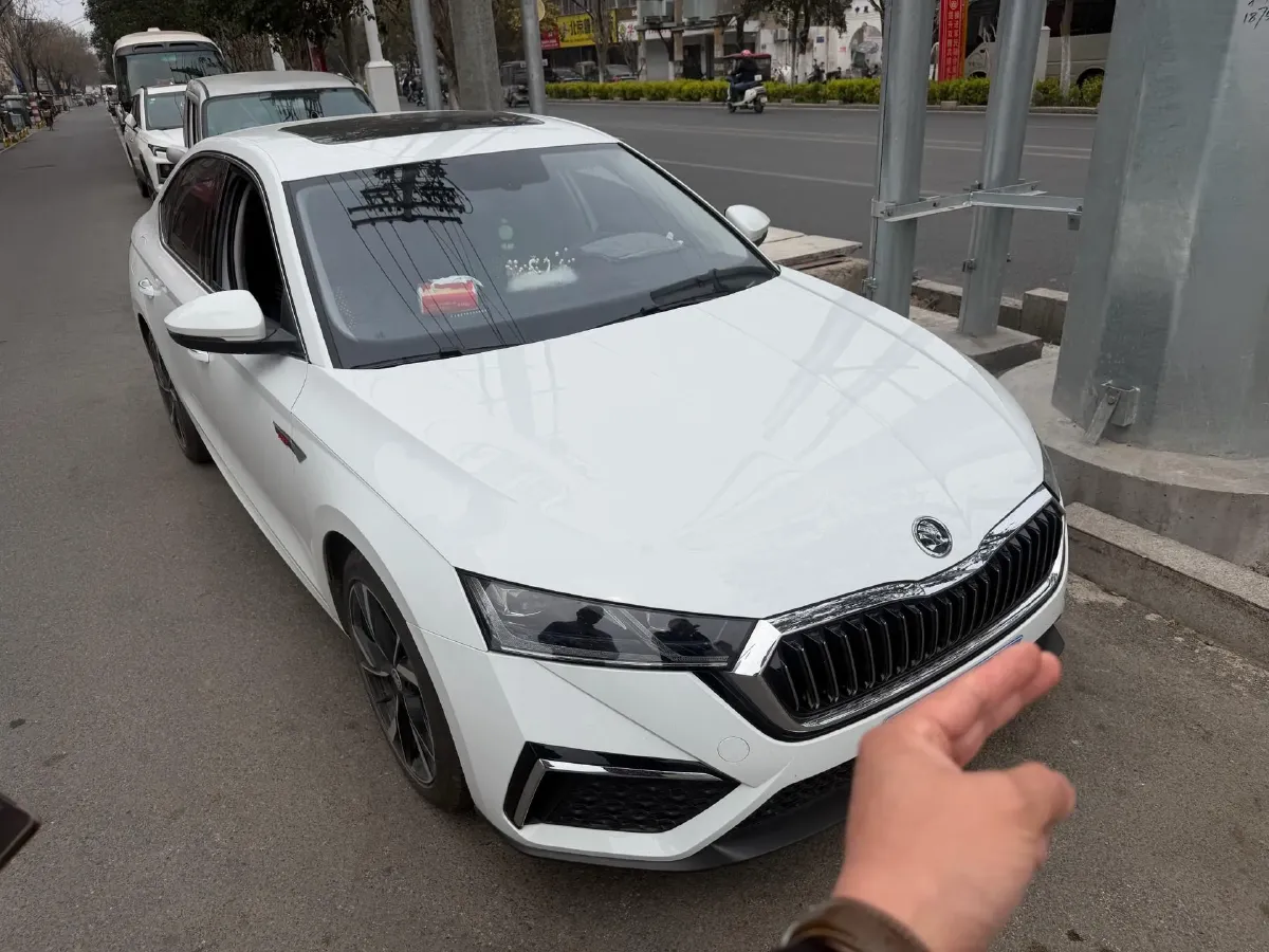 2023 Skoda Octavia 1.4T 150HP L4 7DCT,autocango,china used car exporter,china ev exporter,chinese used car exporter,chinese used ev exporter