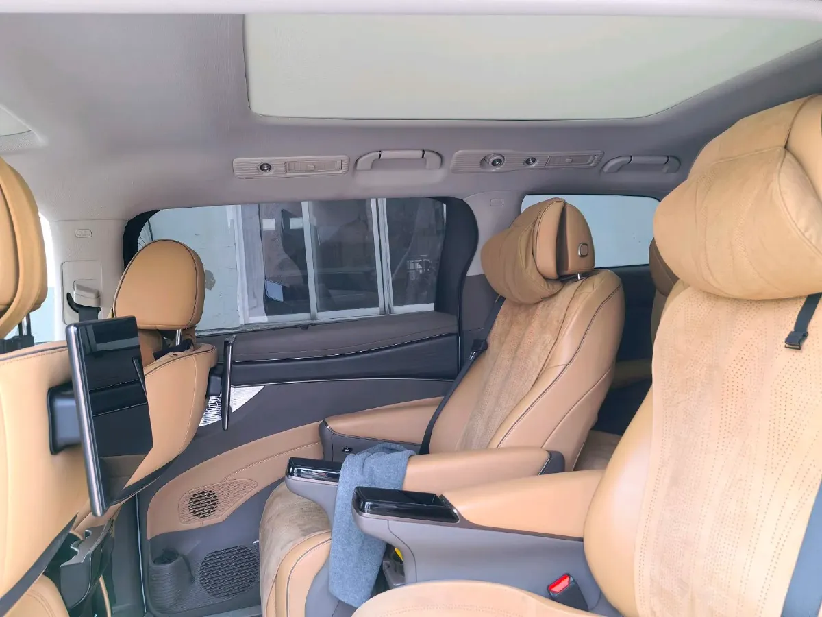 2022 Mercedes-Benz GLC Class 2.0T 197HP L4 9AT,autocango,china used car exporter,china ev exporter,chinese used car exporter,chinese used ev exporter