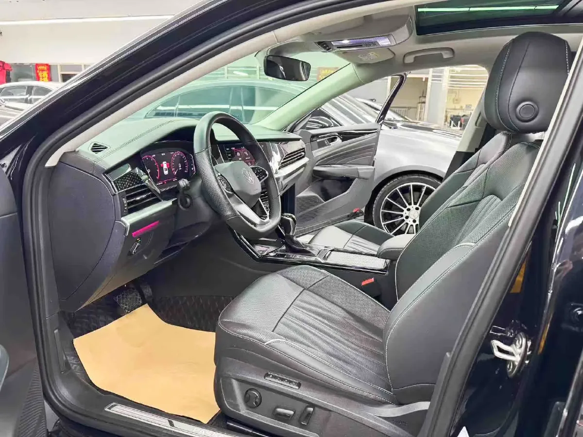 2023 Volkswagen Passat 2.0T 186HP L4 7DCT,autocango,china used car exporter,china ev exporter,chinese used car exporter,chinese used ev exporter