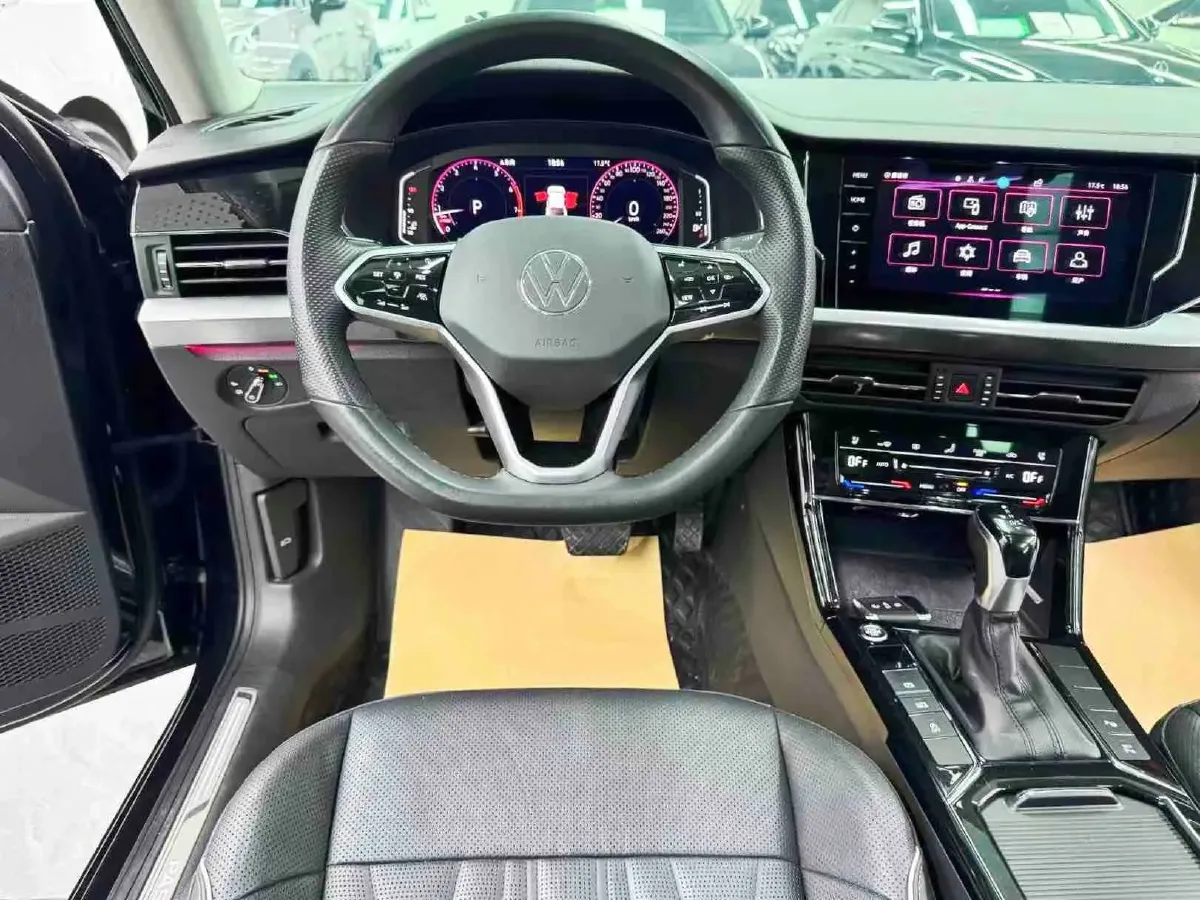 2023 Volkswagen Passat 2.0T 186HP L4 7DCT,autocango,china used car exporter,china ev exporter,chinese used car exporter,chinese used ev exporter