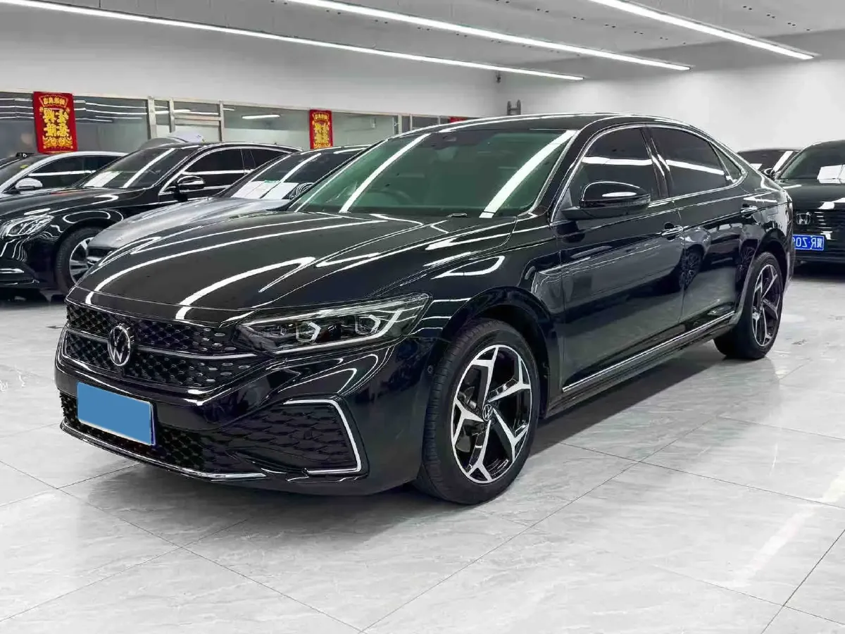 2023 Volkswagen Passat 2.0T 186HP L4 7DCT,autocango,china used car exporter,china ev exporter,chinese used car exporter,chinese used ev exporter